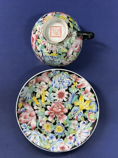 古玩陶瓷民國墨地粉彩百花不落地杯碟拍賣,當(dāng)前價格1800元