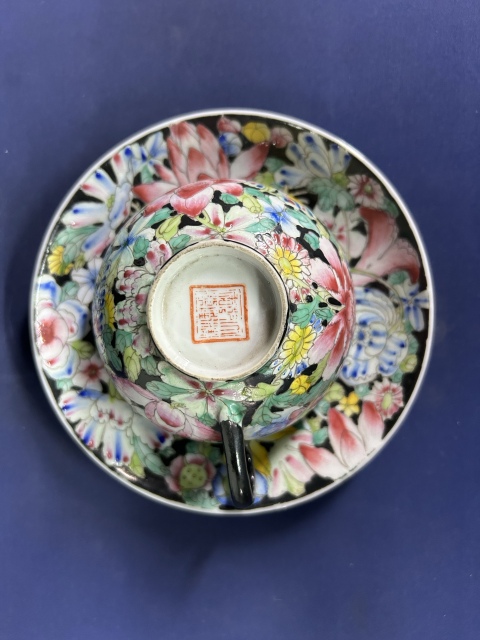 古玩陶瓷民國墨地粉彩百花不落地杯碟拍賣,當(dāng)前價格1800元