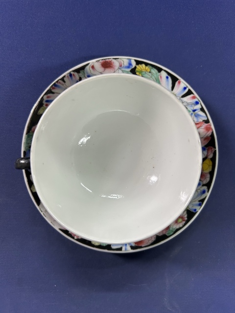 古玩陶瓷民國墨地粉彩百花不落地杯碟拍賣,當(dāng)前價格1800元