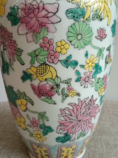 古玩陶瓷粉彩花卉紋瓶拍賣,當前價格398元