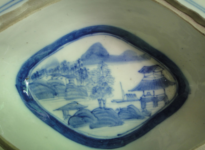 古玩陶瓷樓臺亭閣山水紋青花蓋盤拍賣,當前價格1200元