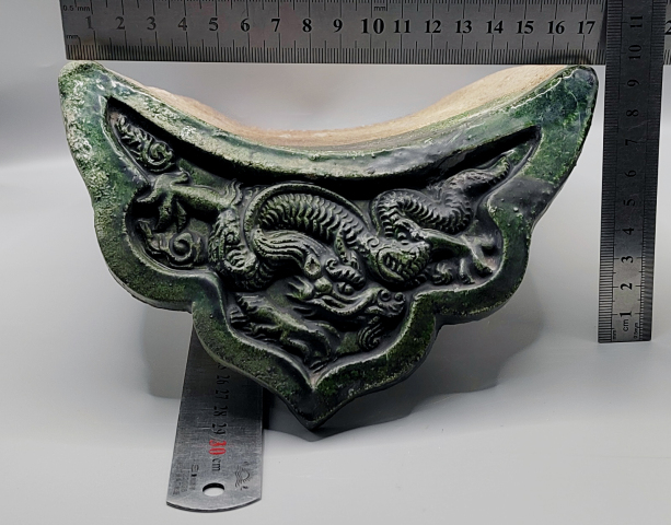 古玩陶瓷【精品民窯】明代.綠釉高浮雕龍紋瓦當拍賣,當前價格698元