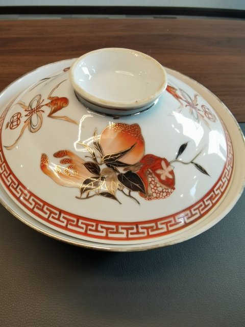 古玩陶瓷礬紅描金福在眼前壽桃紋大蓋碗拍賣,當前價格1180元