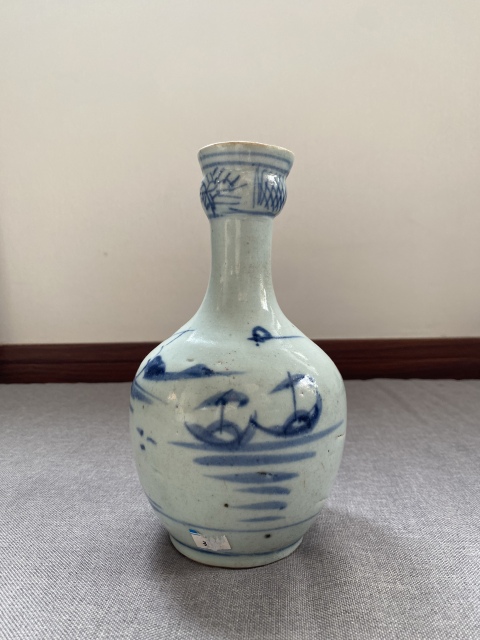 古玩陶瓷清中晚期青花山水紋蒜頭瓶拍賣，當前價格3000元