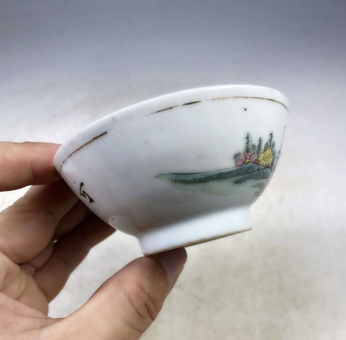 古玩陶瓷民國(guó)粉彩桃花美女詩文杯拍賣，當(dāng)前價(jià)格800元