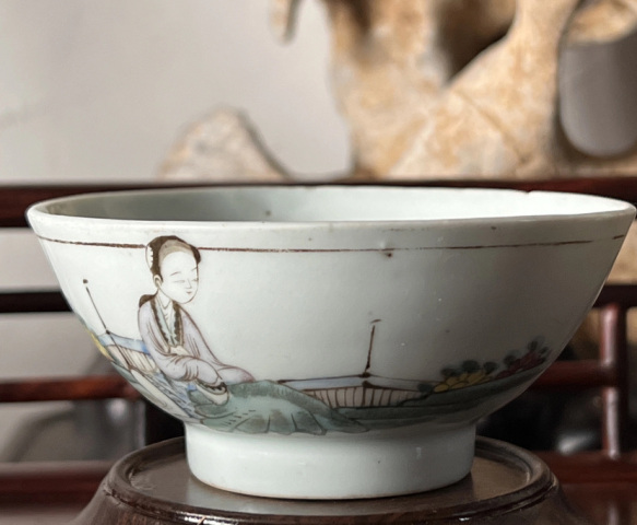 古玩陶瓷民國(guó)粉彩桃花美女詩文杯拍賣，當(dāng)前價(jià)格800元