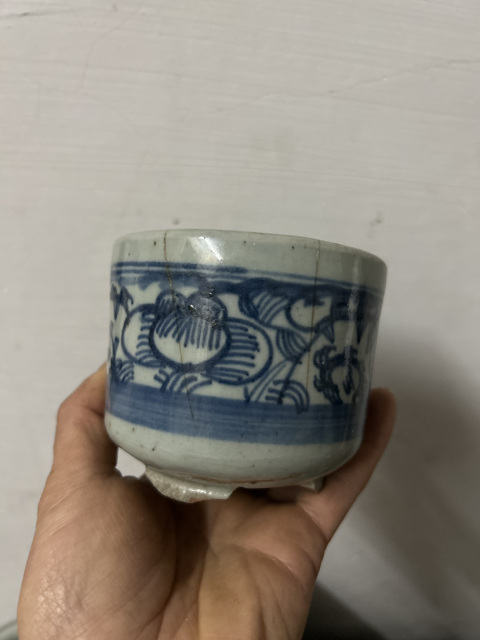 古玩陶瓷花卉紋青花三足香爐拍賣,當前價格222元