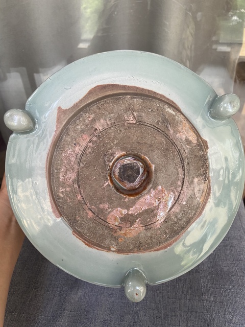 古玩陶瓷明早期龍泉窯剔刻牡丹紋香爐拍賣，當前價格23000元