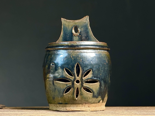 古玩陶瓷精品 磁州窯窯變黑釉鏤空花卉筷籠拍賣，當前價格580元