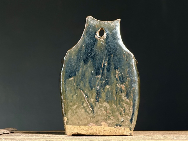 古玩陶瓷精品 磁州窯窯變黑釉鏤空花卉筷籠拍賣，當前價格580元