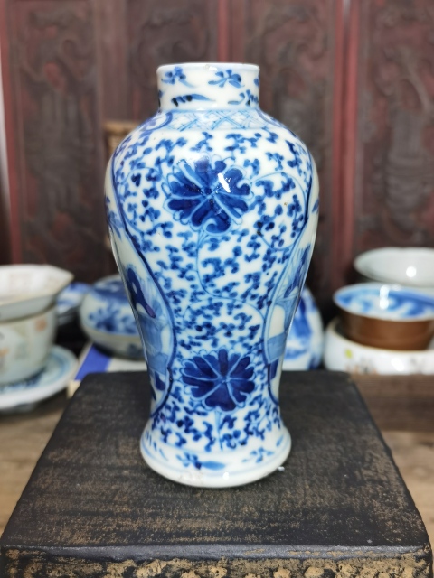 古玩陶瓷青花開光博古圖雞腿瓶拍賣,當(dāng)前價格1280元