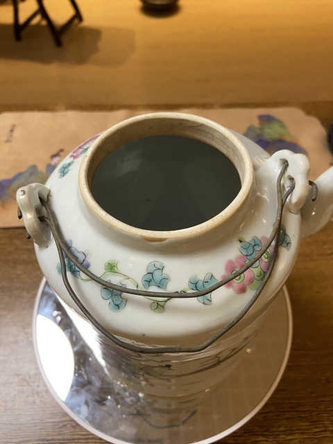 古玩陶瓷人物紋粉彩提梁壺拍賣，當前價格4600元