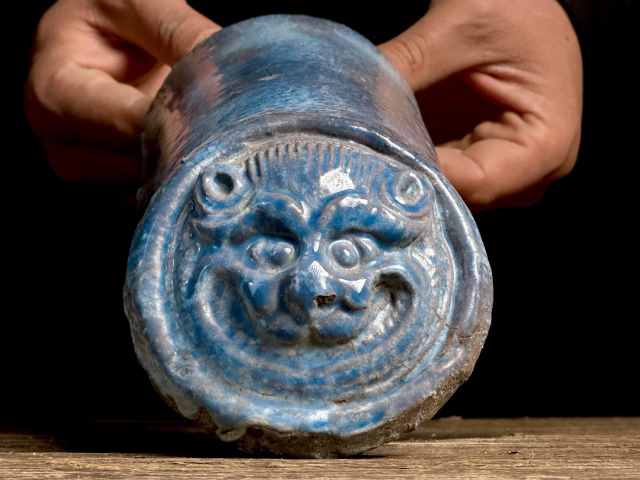 古玩陶瓷孔雀藍釉瑞獸瓦當拍賣，當前價格88元