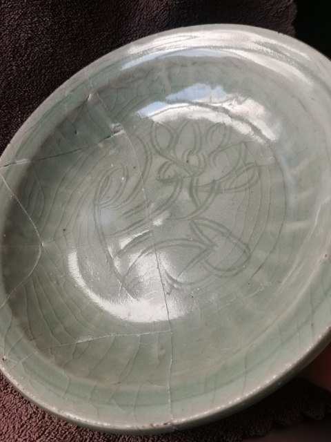 古玩陶瓷景德鎮仿龍泉刻花折沿盤拍賣，當前價格888元