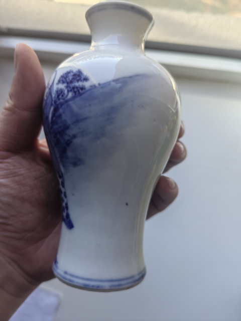 古玩陶瓷人物紋青花梅瓶拍賣，當(dāng)前價(jià)格8000元