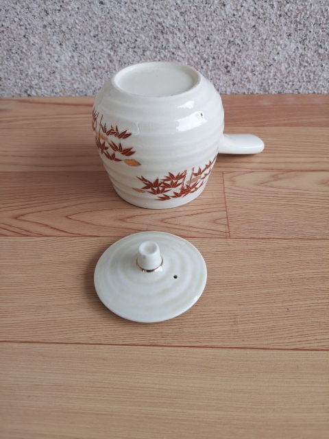 古玩陶瓷竹紋側把壺拍賣,當前價格398元