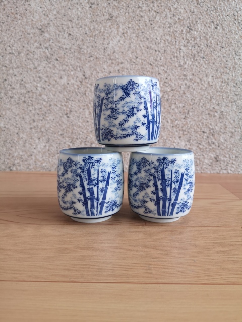 古玩陶瓷竹紋青花杯拍賣，當前價格160元
