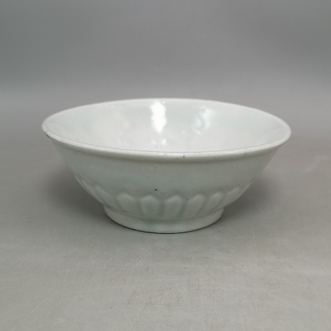 古玩陶瓷明末清初白釉印花碗拍賣，當前價格880元