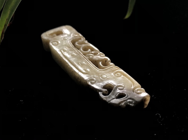 古玩玉器明代精品和田滿沁龍掛件拍賣,當前價格33000元