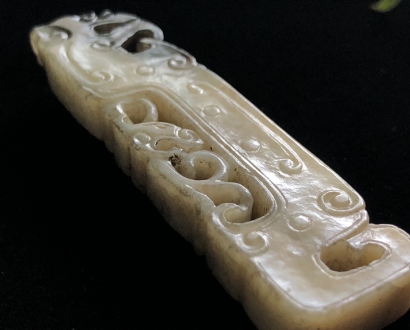 古玩玉器明代精品和田滿沁龍掛件拍賣,當前價格33000元