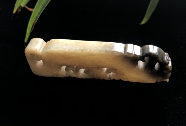 古玩玉器明代精品和田滿沁龍掛件拍賣,當前價格33000元
