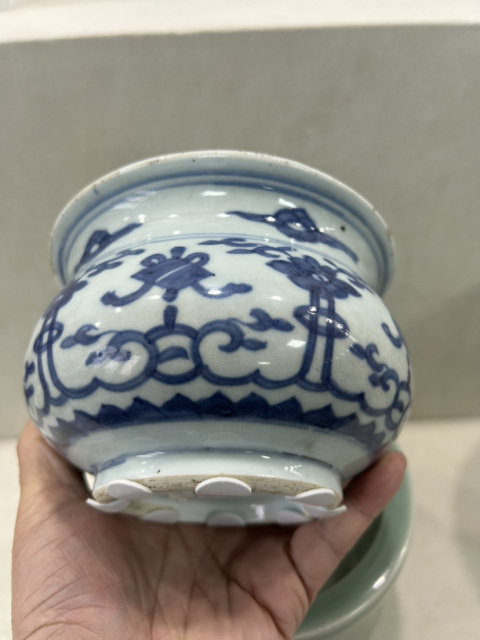 古玩陶瓷清早花間雜寶紋青花圈足缽式香爐拍賣,當前價格9800元