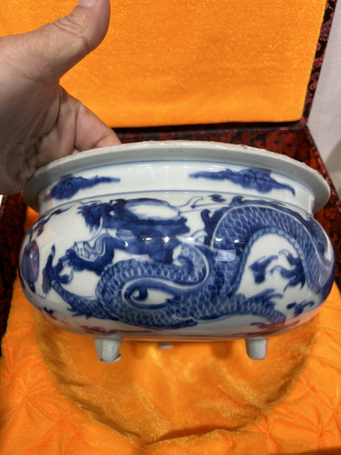 古玩陶瓷青花龍紋三足缽式香爐拍賣,當前價格32000元