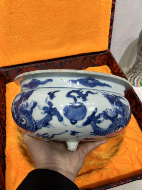 古玩陶瓷青花龍紋三足缽式香爐拍賣,當前價格32000元