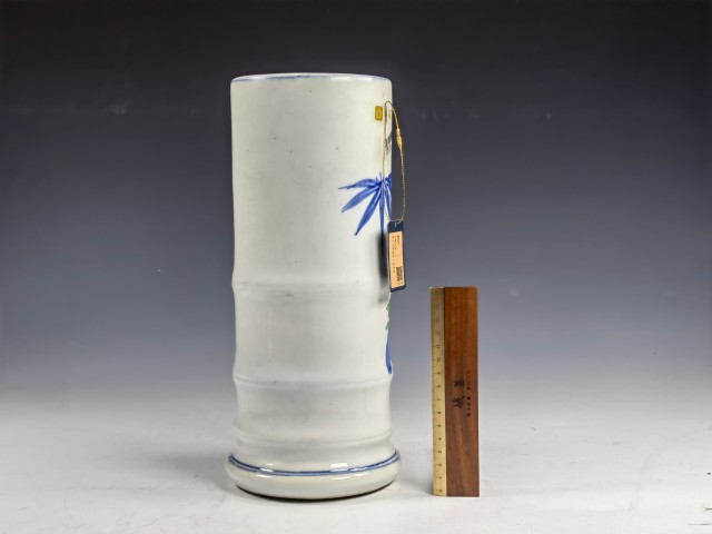 古玩陶瓷民國時期·青花加彩虎紋竹型帽筒拍賣,當前價格1388元
