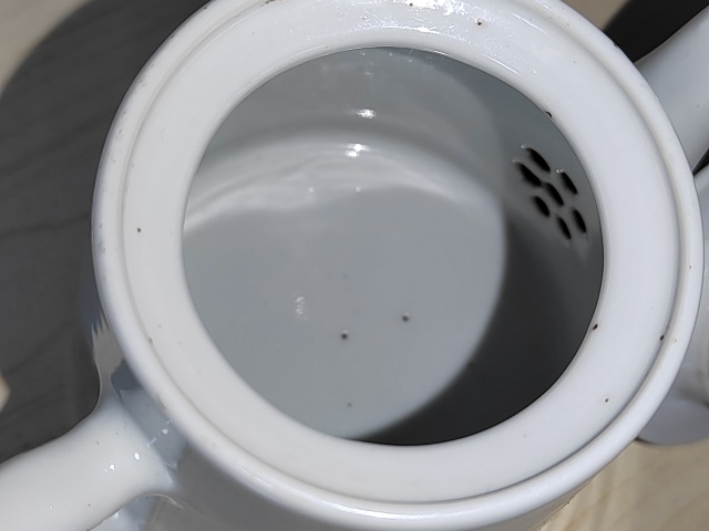 古玩陶瓷花卉紋執壺拍賣,當前價格100元