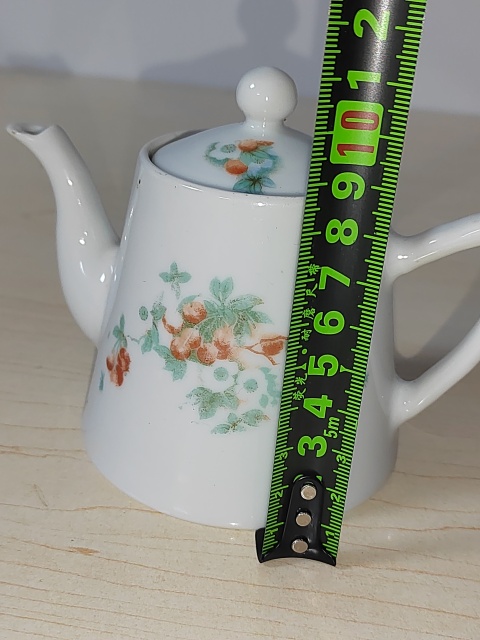 古玩陶瓷花卉紋執壺拍賣,當前價格100元