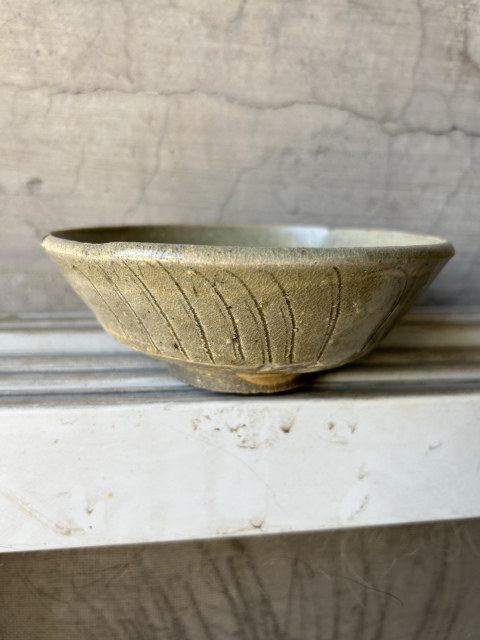 古玩陶瓷龍泉窯系青釉碗拍賣,當(dāng)前價(jià)格222元