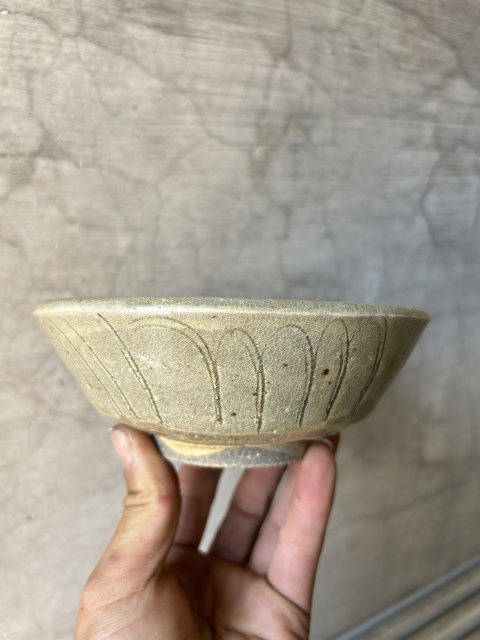 古玩陶瓷龍泉窯系青釉碗拍賣,當(dāng)前價(jià)格222元