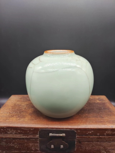 古玩陶瓷晚清仿官釉太白罐拍賣，當前價格8800元