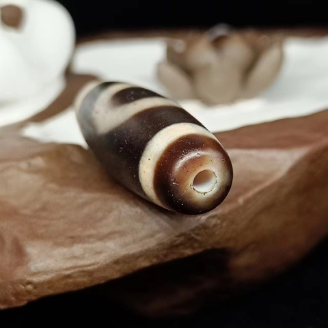 古玩雜項????  一眼天珠拍賣，當前價格300元