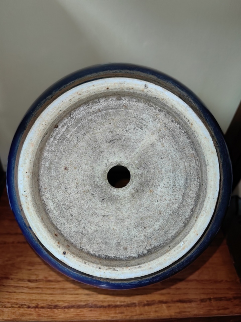 古玩陶瓷霽藍(lán)釉堆白花卉紋花盆拍賣,當(dāng)前價(jià)格7500元