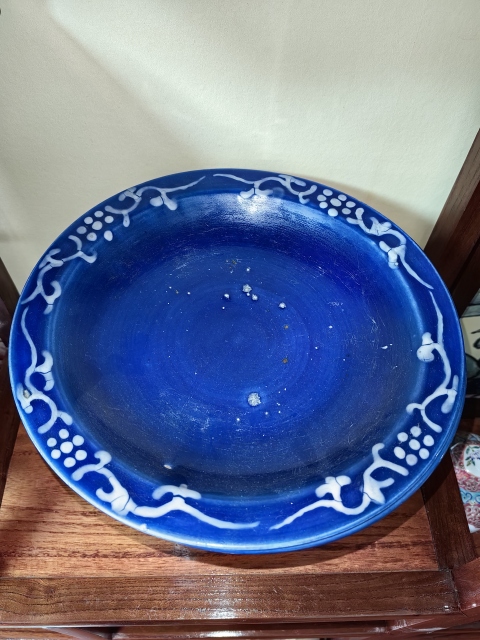 古玩陶瓷霽藍(lán)釉堆白花卉紋花盆拍賣,當(dāng)前價(jià)格7500元