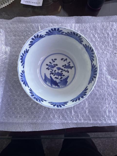 古玩陶瓷清光緒·青花折枝花卉紋葵口大碗拍賣,當前價格3999元
