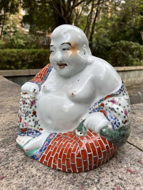 古玩陶瓷民國(guó)粉彩彌勒佛塑像拍賣(mài)，當(dāng)前價(jià)格4500元