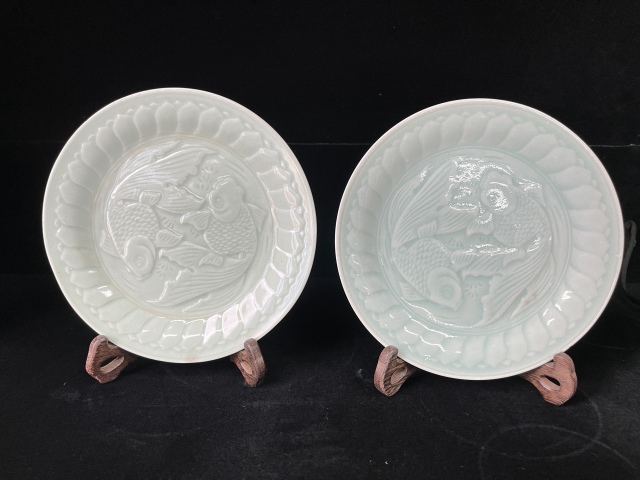 古玩陶瓷民國  冬青釉印金玉滿堂紋盤拍賣，當前價格180元