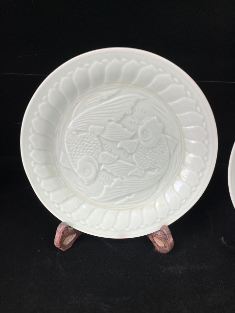 古玩陶瓷民國  冬青釉印金玉滿堂紋盤拍賣，當前價格180元