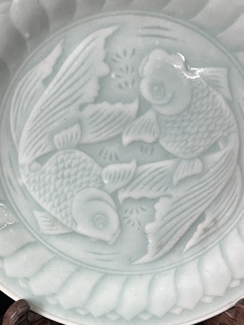 古玩陶瓷民國  冬青釉印金玉滿堂紋盤拍賣，當前價格180元