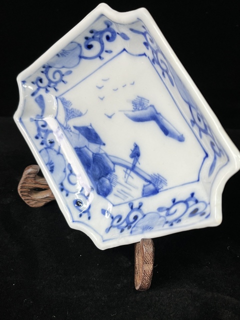 古玩陶瓷清晚期 青花山水人物紋菱形盤拍賣，當前價格260元