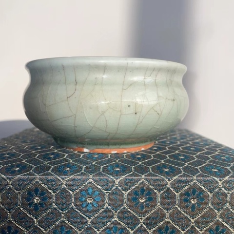 古玩陶瓷郎綠釉香爐拍賣(mài)，當(dāng)前價(jià)格22300元