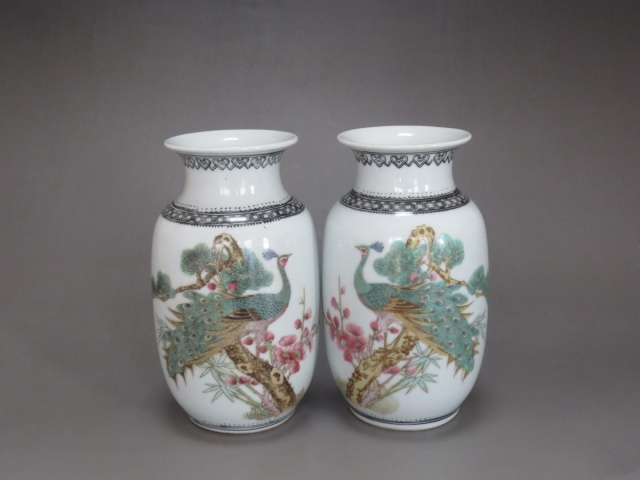 古玩陶瓷粉彩孔雀花卉紋瓶拍賣，當前價格788元