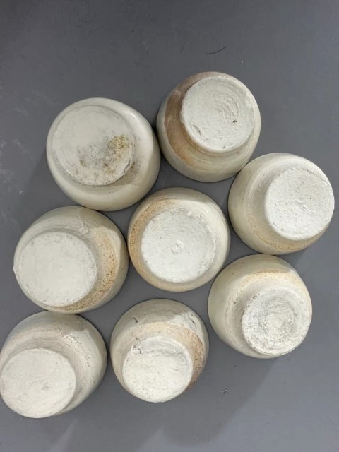 古玩陶瓷明末的一組白釉壓手杯小杯八個一組一起走G0039拍賣，當前價格1680元