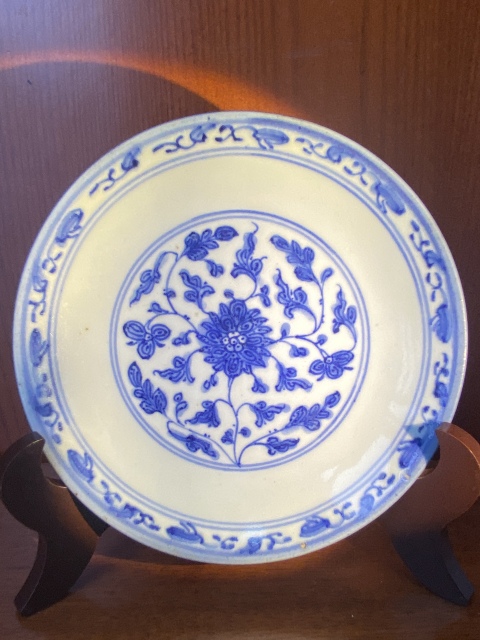 古玩陶瓷青花纏枝花卉紋盤拍賣，當前價格900元