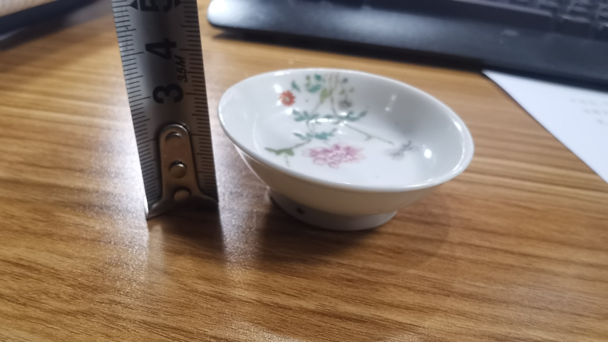 古玩陶瓷粉彩花卉紋小筆舔拍賣(mài)，當(dāng)前價(jià)格1500元