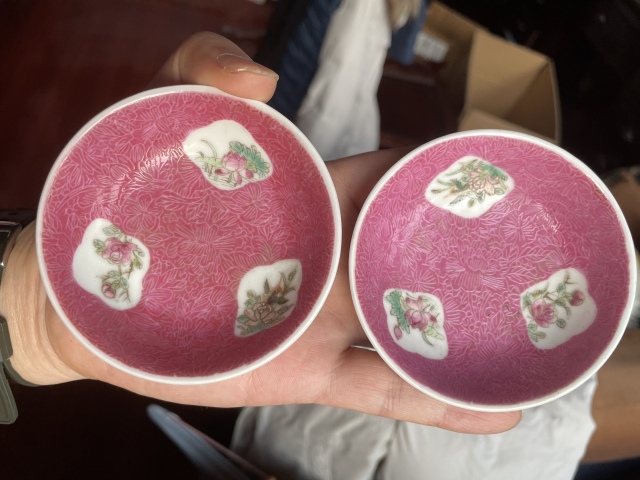 古玩陶瓷晚清胭脂紅軋道粉彩瓷一組拍賣，當前價格16000元