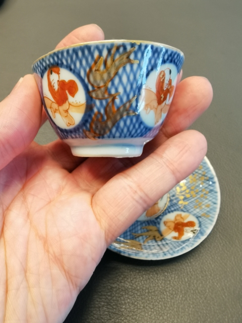 古玩陶瓷康熙青花礬紅仕女嬰戲圖杯碟拍賣,當前價格2999元